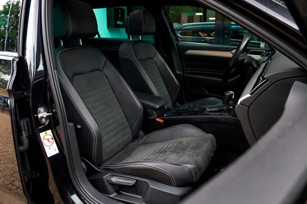 Volkswagen Passat Variant 2.0 TSI 3x R-Line NAP PANO VIRTUAL uit 2021, foto 17