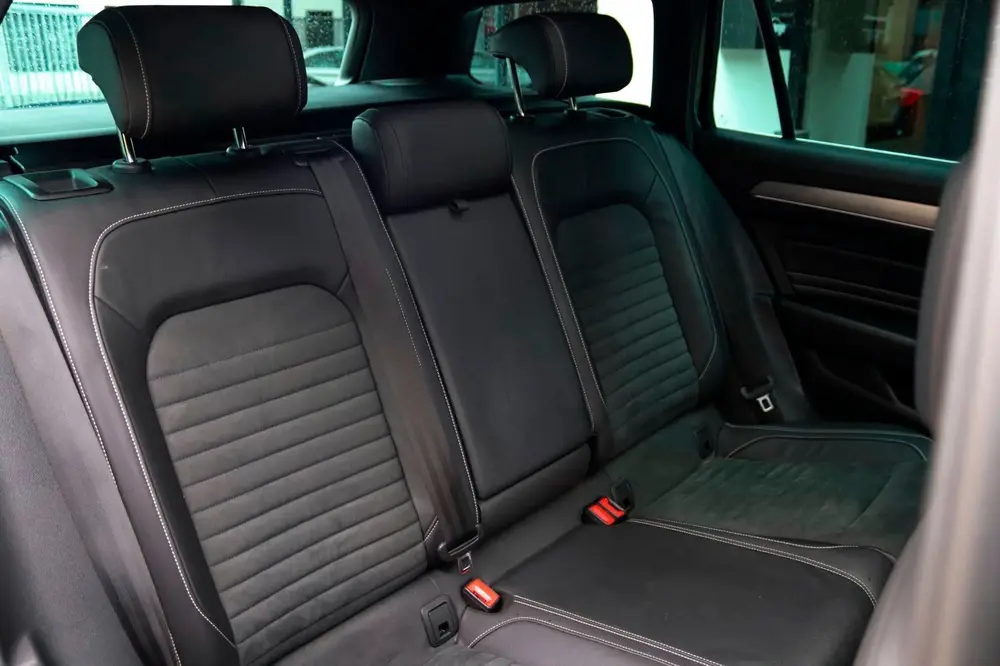 Volkswagen Passat Variant 2.0 TSI 3x R-Line NAP PANO VIRTUAL uit 2021, foto 19