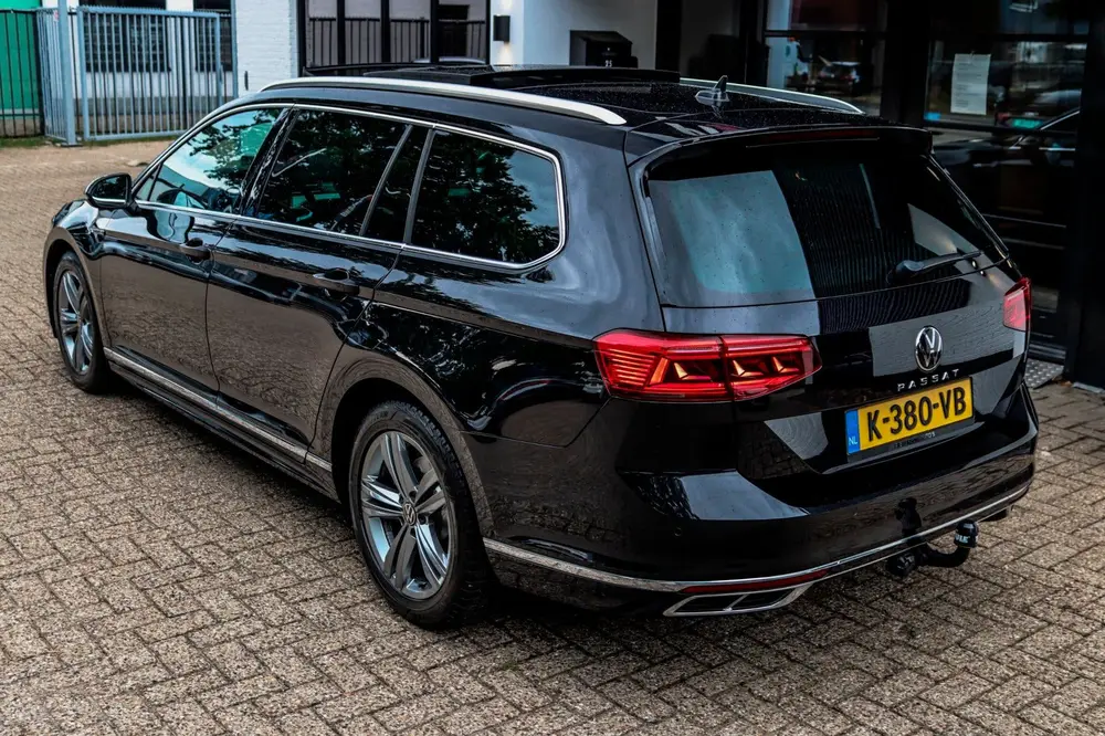 Volkswagen Passat Variant 2.0 TSI 3x R-Line NAP PANO VIRTUAL uit 2021, foto 3