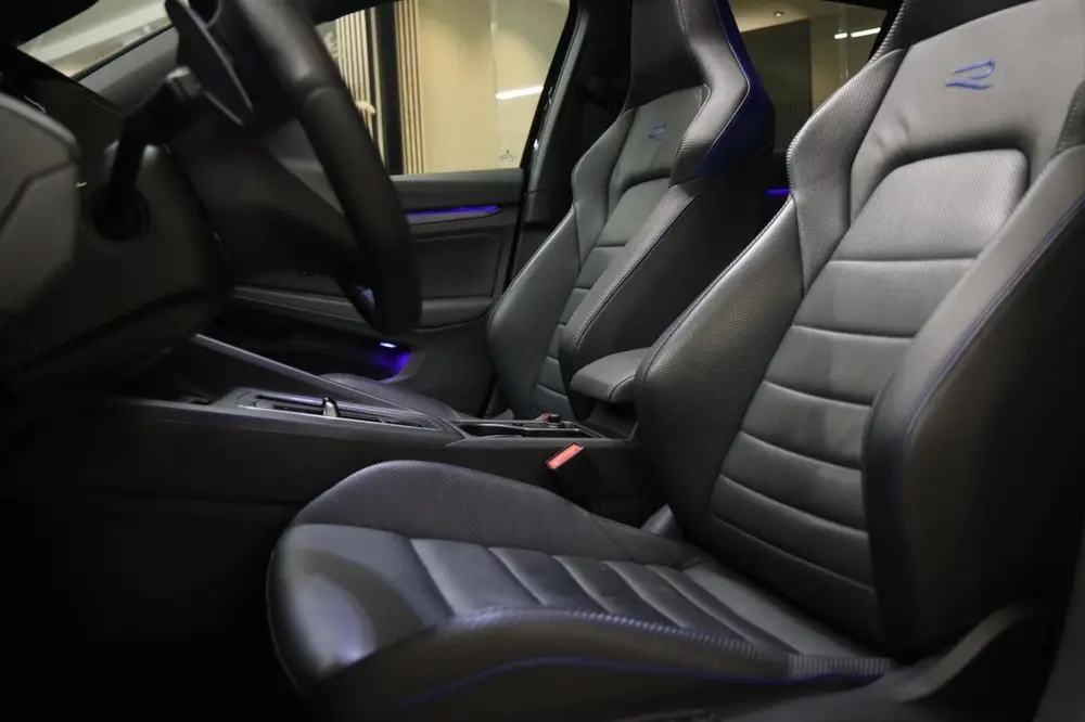 Volkswagen Golf 2.0 TSI R 4Motion PERFORMANCE /AKRA/PANO/HUD uit 2023, foto 11