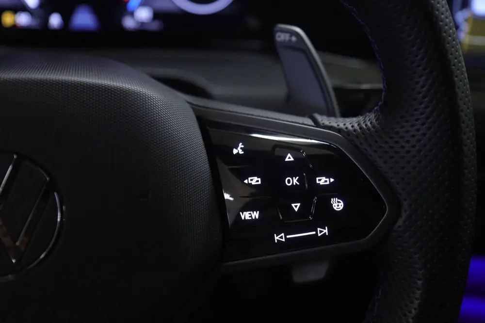 Volkswagen Golf 2.0 TSI R 4Motion PERFORMANCE /AKRA/PANO/HUD uit 2023, foto 16
