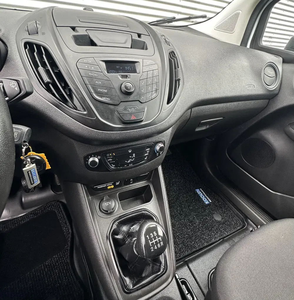 Ford Transit Courier 1.0 Trend Benzine uit 2021, foto 10