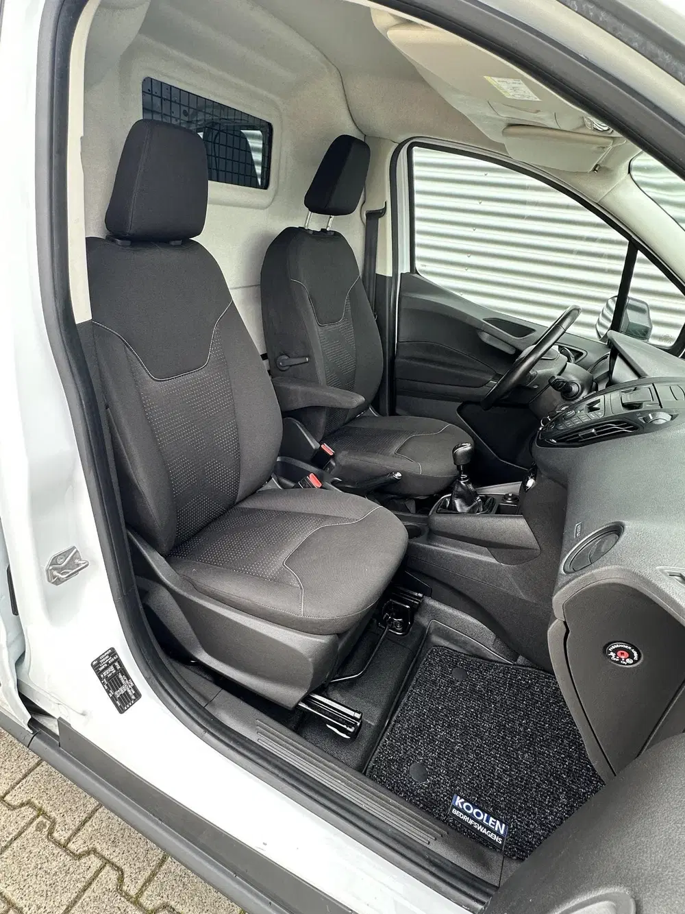 Ford Transit Courier 1.0 Trend Benzine uit 2021, foto 4