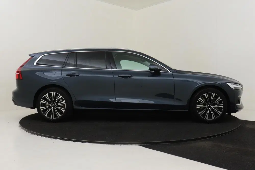 Volvo V60 T6 PLUG-IN HYBRID AWD ULTRA BRIGHT -PANO.D uit 2026, foto 13