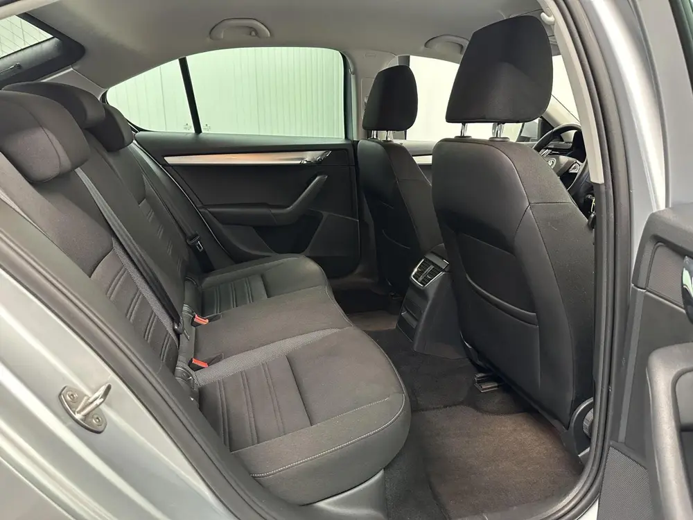 Skoda Octavia 1.0 TSI Greentech Style Business NAVI CARP uit 2019, foto 13