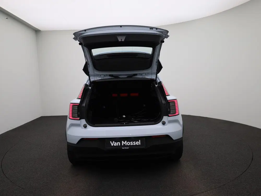 Volvo EX30 Single Motor Extended Range Core uit 2024, foto 11