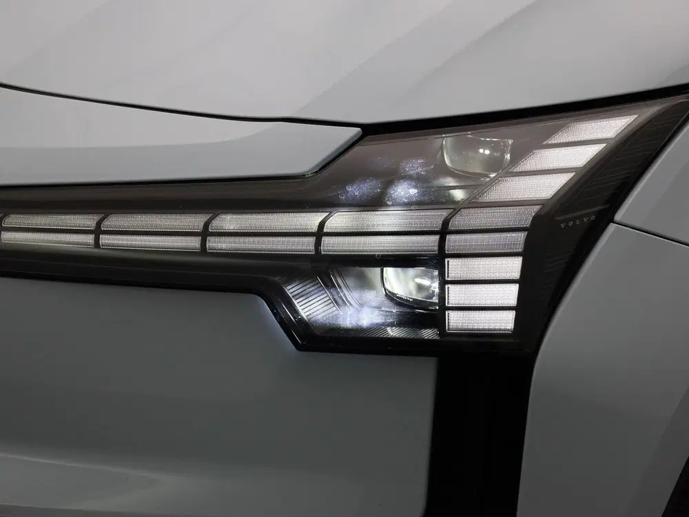 Volvo EX30 Single Motor Extended Range Core uit 2024, foto 18