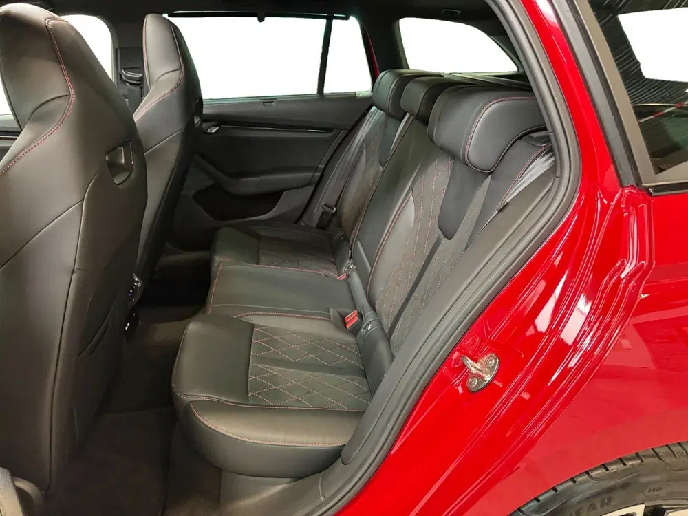Skoda Octavia 1.4 TSI RS iV PHEV I Panoramadak I Sport uit 2023, foto 13