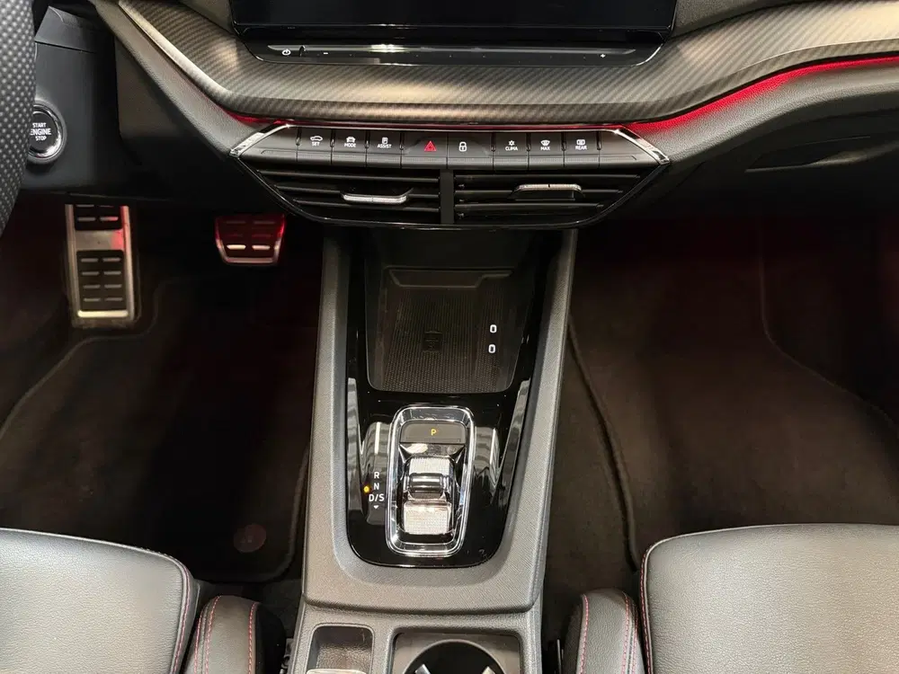 Skoda Octavia 1.4 TSI RS iV PHEV I Panoramadak I Sport uit 2023, foto 9