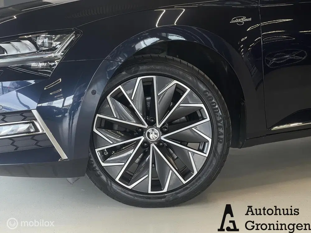Skoda Superb iV Laurin & Klement uit 2022, foto 2