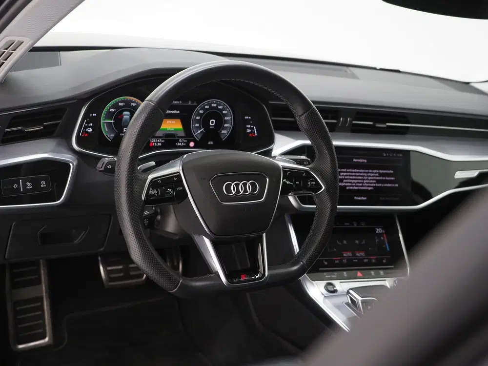 Audi A6 55 TFSI e quattro Full Black uit 2021, foto 18