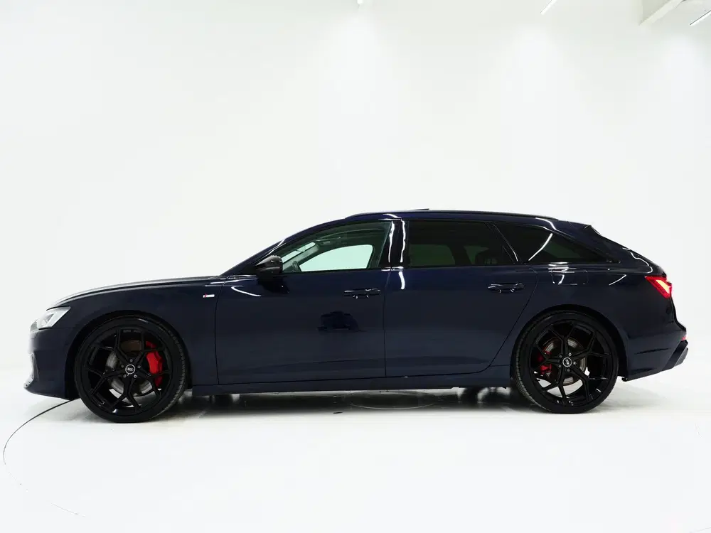 Audi A6 55 TFSI e quattro Full Black uit 2021, foto 2