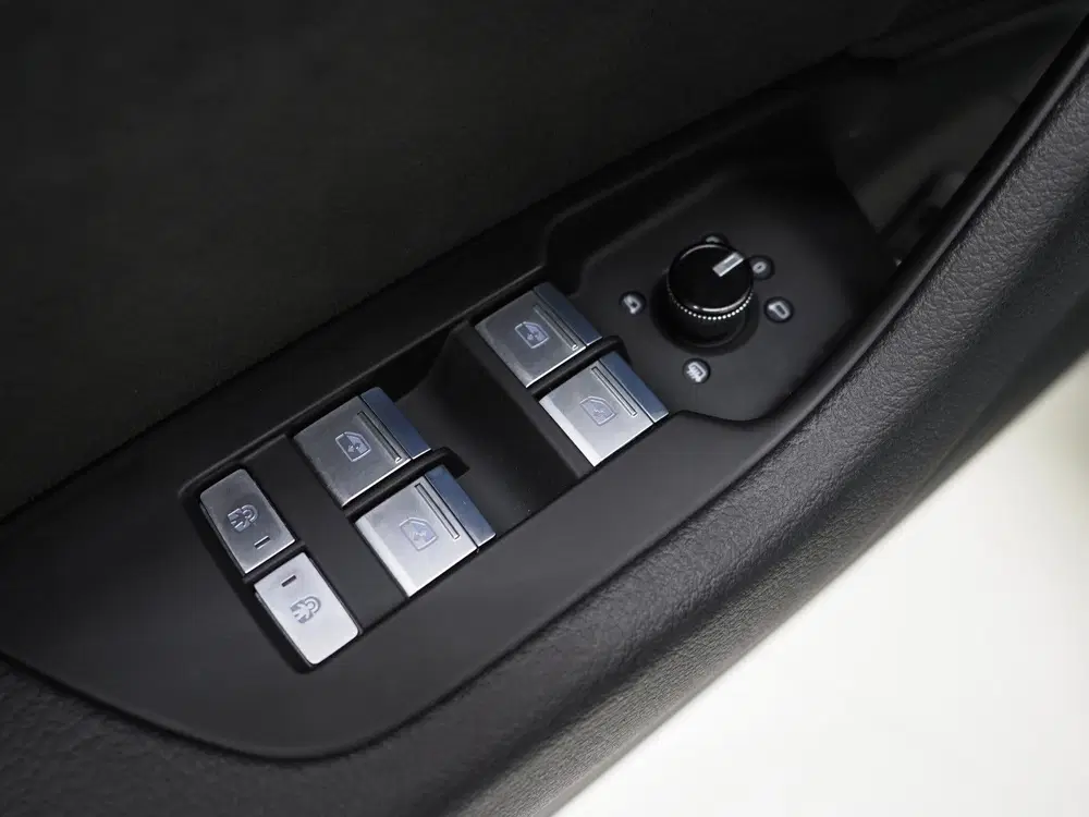Audi A6 55 TFSI e quattro Full Black uit 2021, foto 20