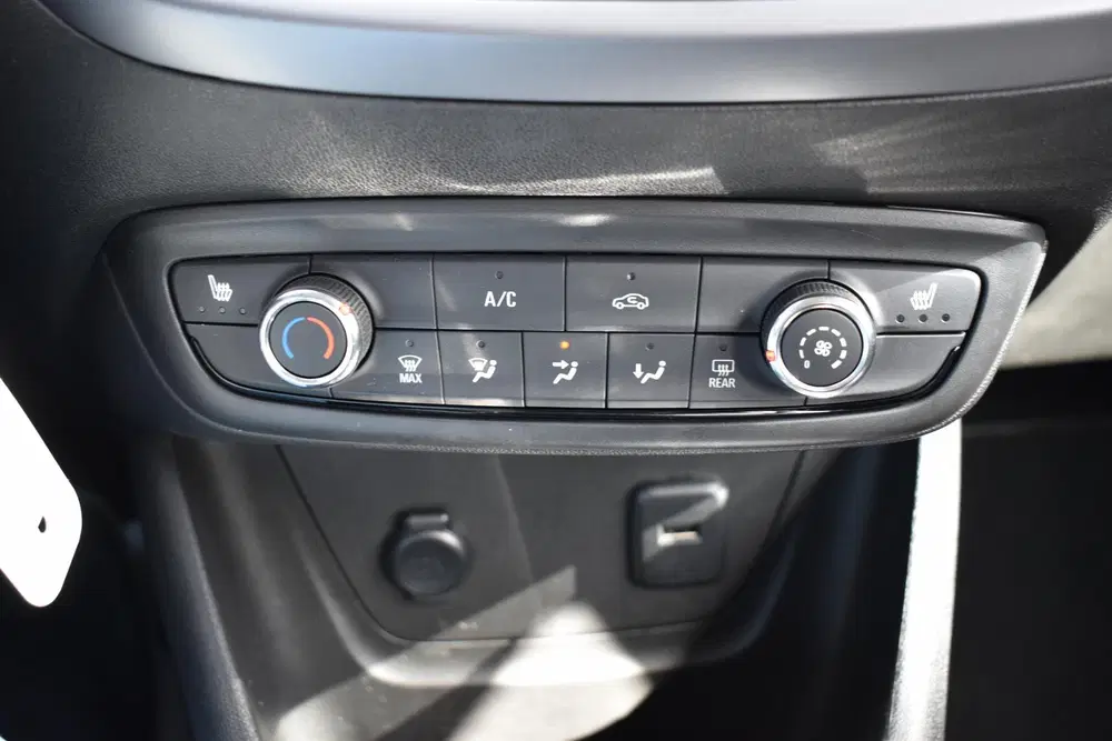 Opel Crossland 1.2 Edition uit 2022, foto 12