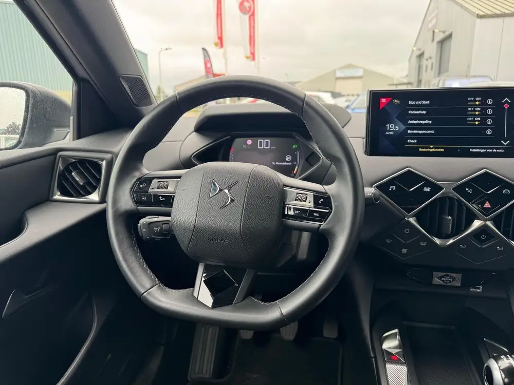 DS Automobiles DS 3 Crossback Ds 3 Crossback 1.2 PureTech Montmartre uit 2022, foto 17