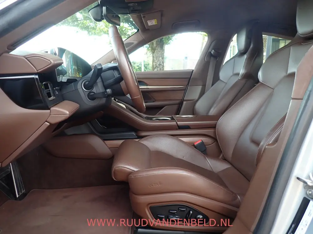 Porsche Taycan Turbo 626pk 92%SOH SPORT-CHRONO uit 2020, foto 11