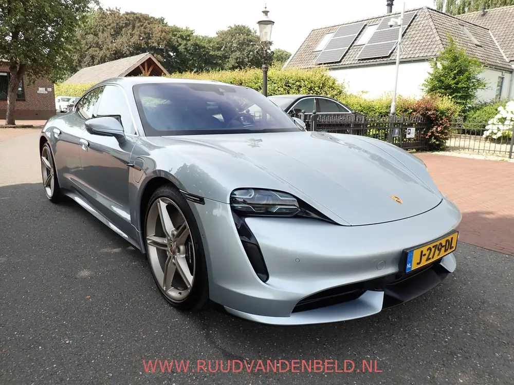 Porsche Taycan Turbo 626pk 92%SOH SPORT-CHRONO uit 2020, foto 3