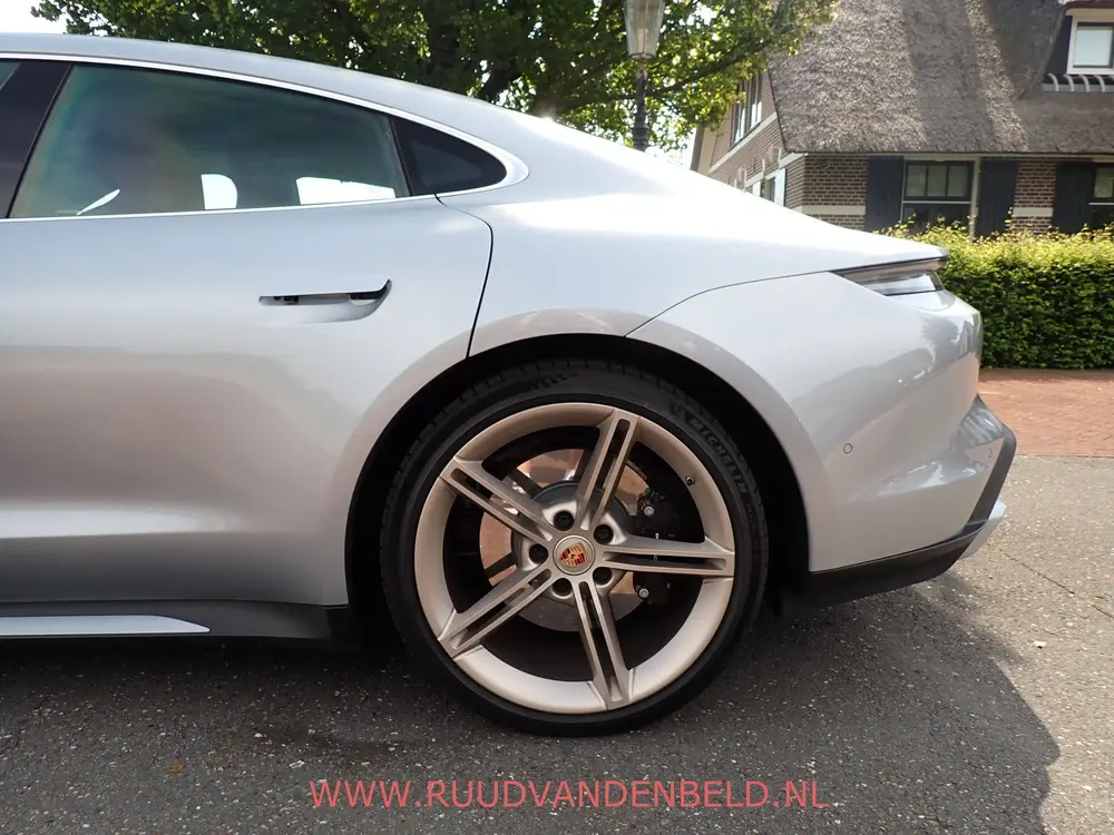 Porsche Taycan Turbo 626pk 92%SOH SPORT-CHRONO uit 2020, foto 7