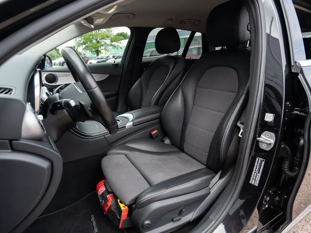 Mercedes-Benz C-Klasse 180 d Premium Pack uit 2020, foto 16
