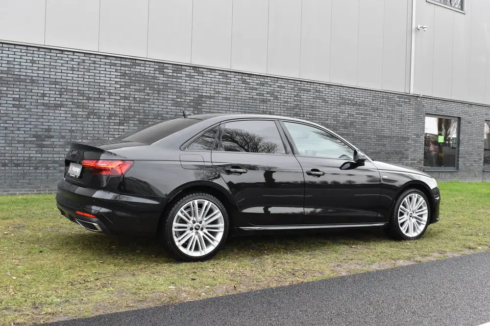 Audi A4 35 TFSI S-line 2.0 Mild Hybrid S-line blac uit 2023, foto 20
