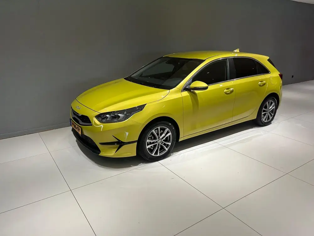 Kia Ceed 1.0 T-GDi 120pk DynamicPlusLine Unieke kms uit 2022, foto 2