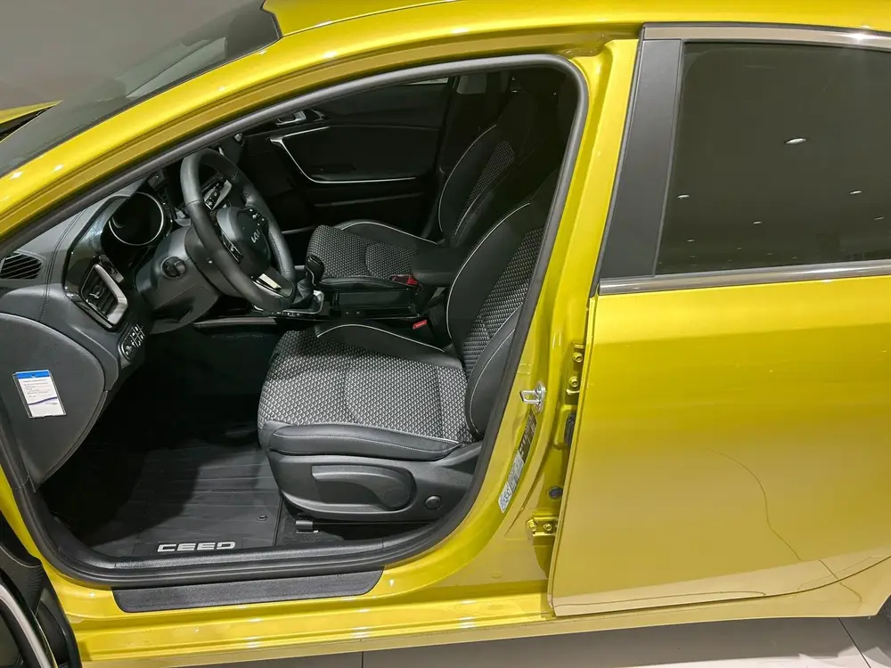 Kia Ceed 1.0 T-GDi 120pk DynamicPlusLine Unieke kms uit 2022, foto 5