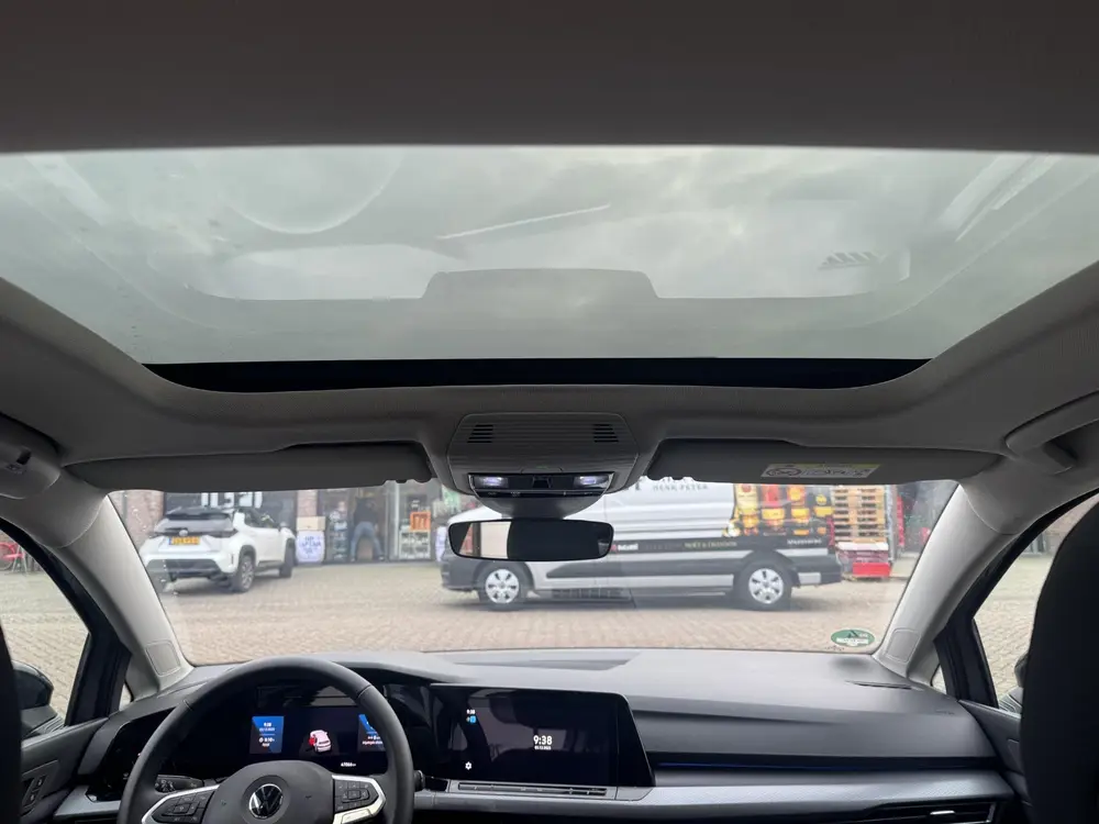 Volkswagen Golf 1.5 eTSI R-Line Pano/ afn.Trekhaak/ 18" uit 2021, foto 3