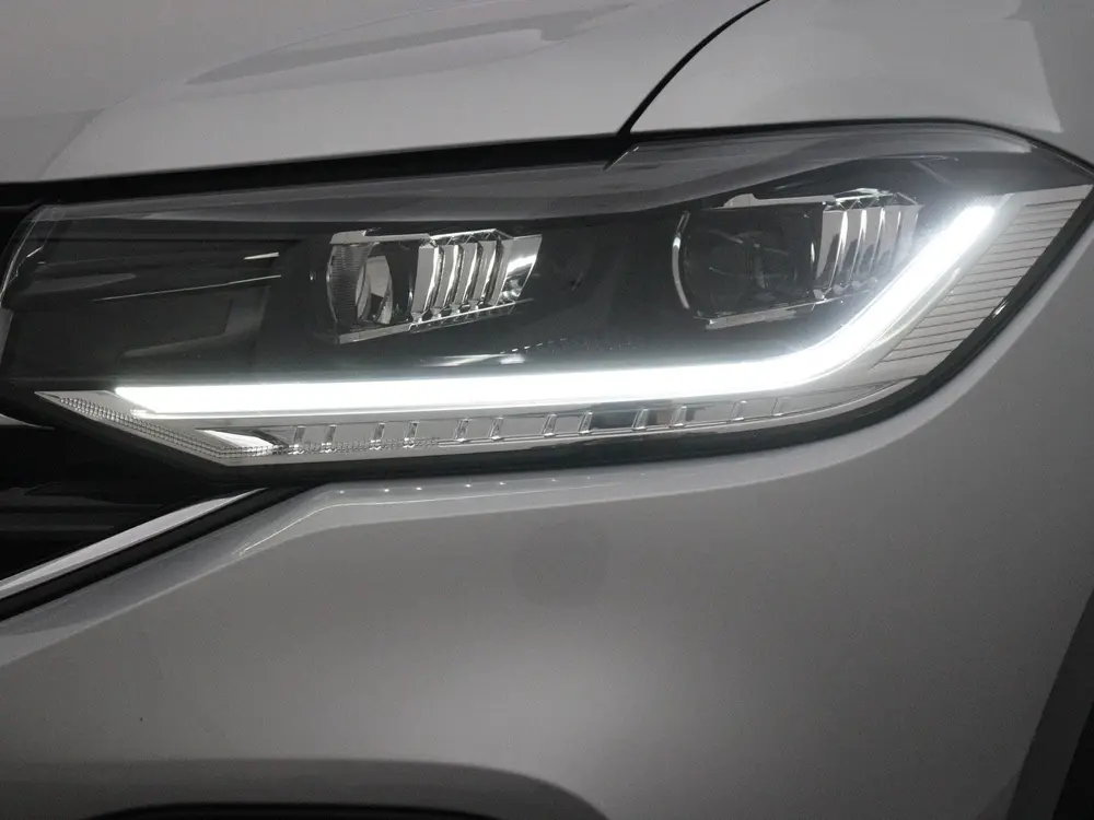 Volkswagen T-Cross 1.0 TSI R-Line 110 PK | EM | Navigatie | uit 2023, foto 13