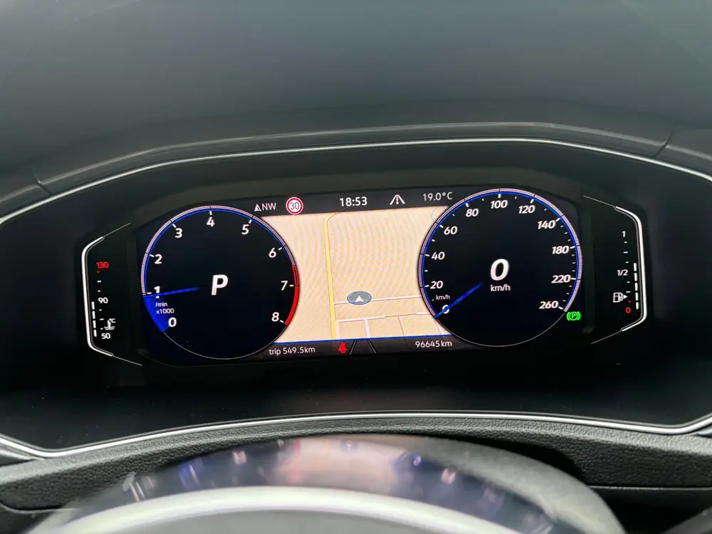 Volkswagen T-Roc 1.5 TSI R-LINE DSG 150 PK uit 2021, foto 9