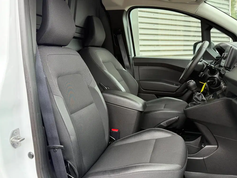 Renault Kangoo 1.3 TCe Grand Confort Airco Cruise PDC uit 2022, foto 16