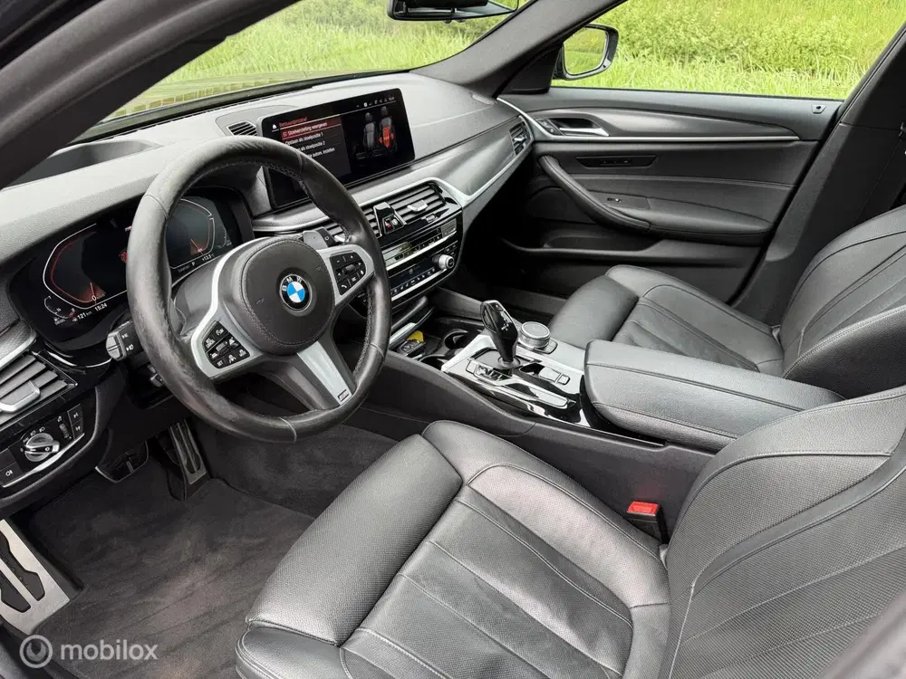 BMW 5-serie 530d High Executive panoramadak uit 2021, foto 17