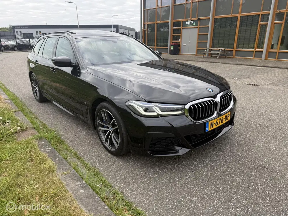BMW 5-serie 530d High Executive panoramadak uit 2021, foto 4