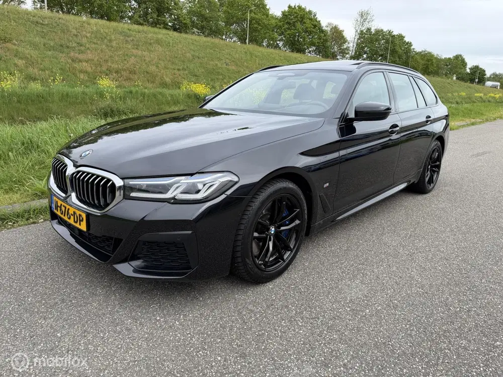 BMW 5-serie 530d High Executive panoramadak uit 2021, foto 5