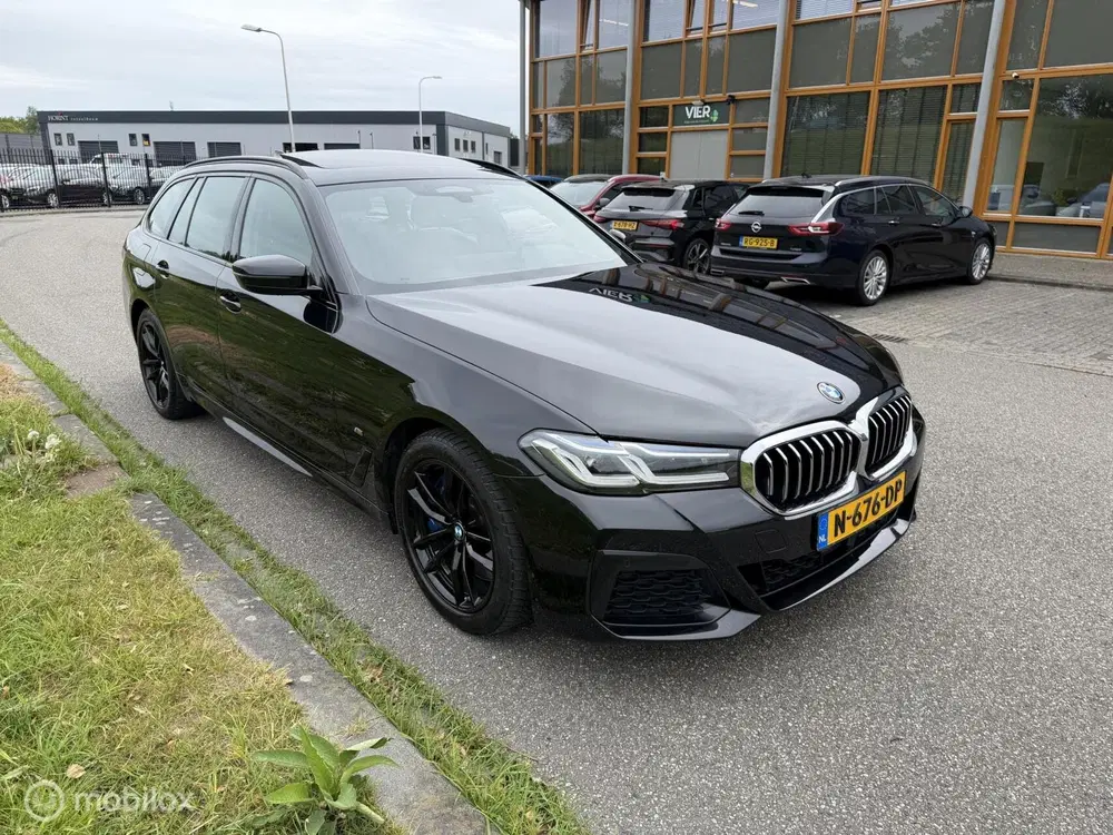 BMW 5-serie 530d High Executive panoramadak uit 2021, foto 6