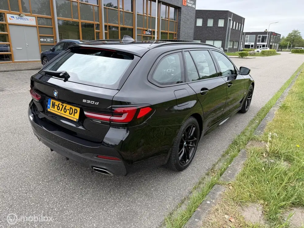 BMW 5-serie 530d High Executive panoramadak uit 2021, foto 7