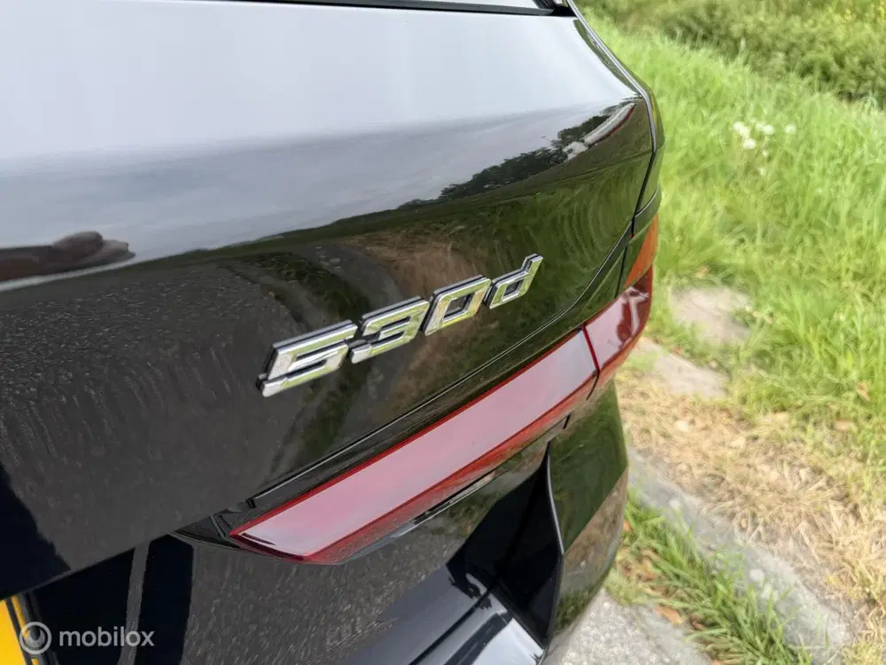 BMW 5-serie 530d High Executive panoramadak uit 2021, foto 9