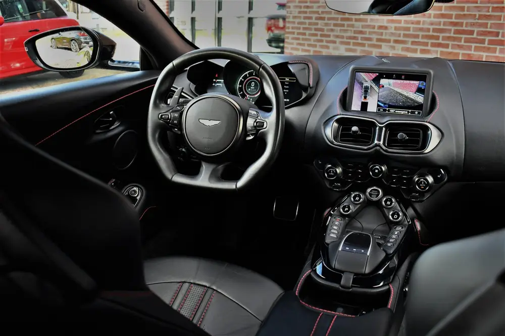 Aston Martin Vantage 4.0 V8 Carbon-ext | Ceramic-brakes | 26 uit 2019, foto 3