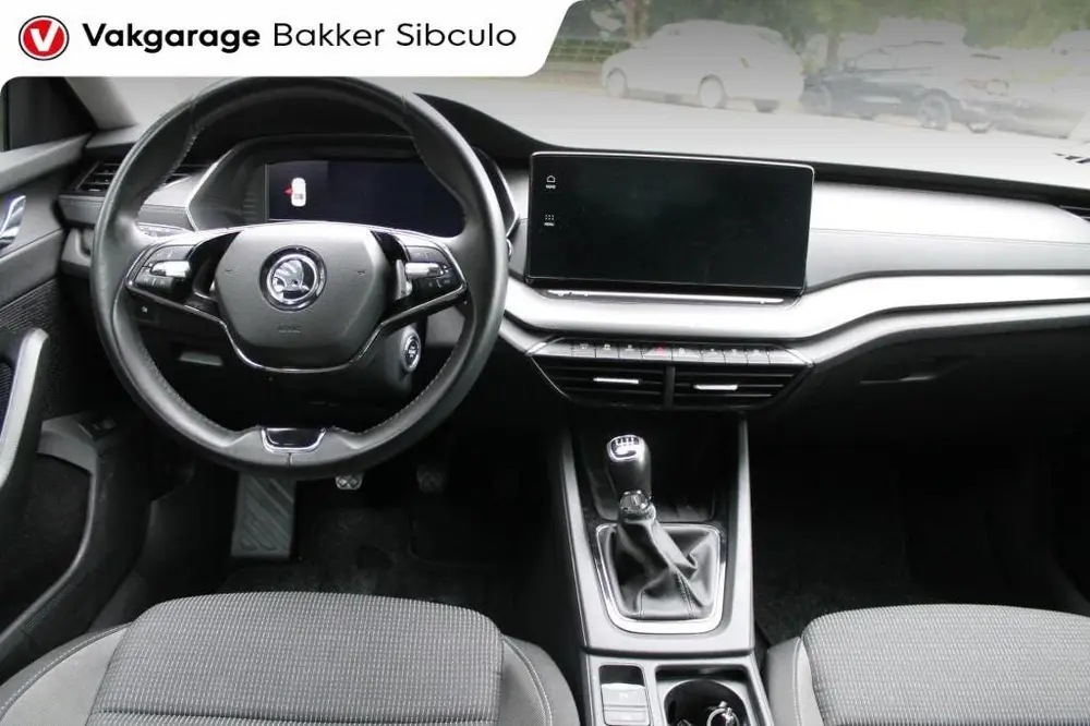 Skoda Octavia 1.0 TSI BUSINESS EDITION uit 2022, foto 11