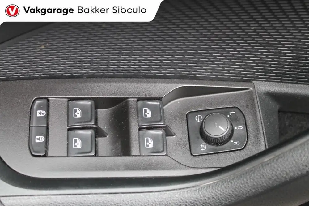 Skoda Octavia 1.0 TSI BUSINESS EDITION uit 2022, foto 9