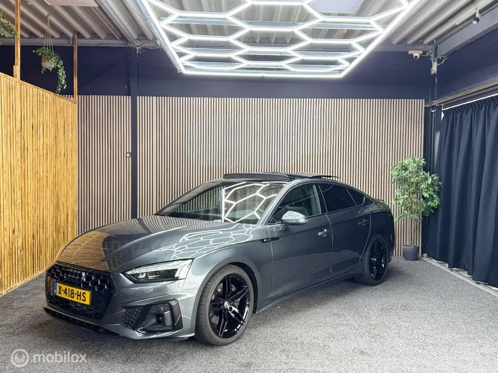 Audi A5 45 TFSI quattro S edition uit 2020, foto 2