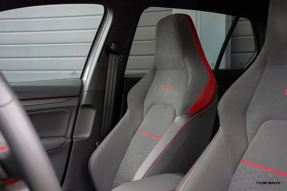 Volkswagen Golf 8 GTI Clubsport 45 Jahre | Pano | Akra | Mat uit 2022, foto 18