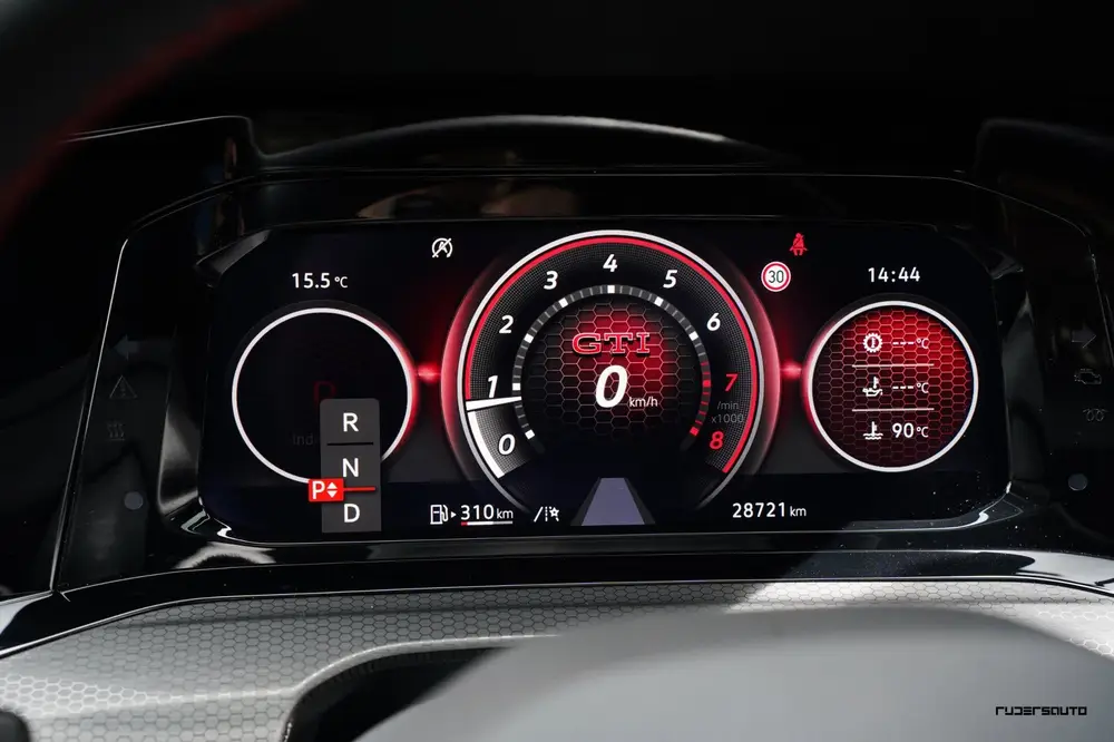 Volkswagen Golf 8 GTI Clubsport 45 Jahre | Pano | Akra | Mat uit 2022, foto 20
