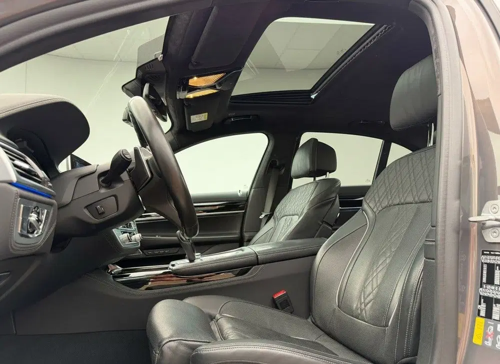 BMW 7-serie 745e M-Sport uit 2019, foto 11