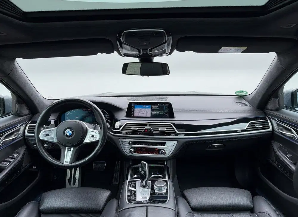 BMW 7-serie 745e M-Sport uit 2019, foto 13