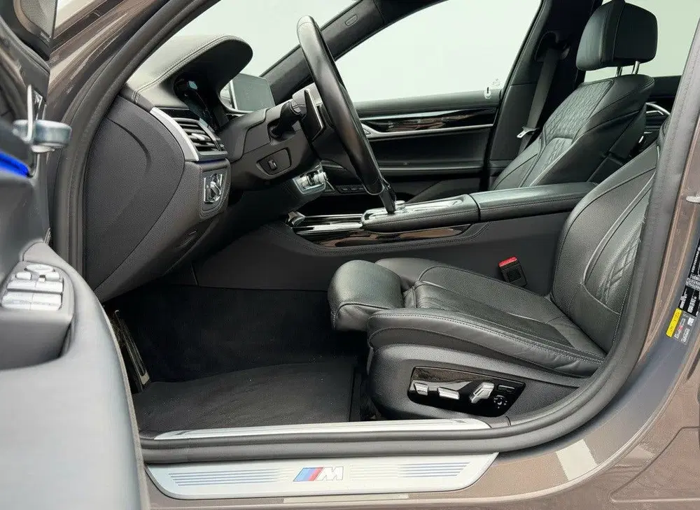 BMW 7-serie 745e M-Sport uit 2019, foto 9