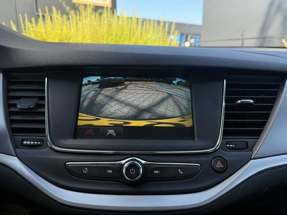 Opel Astra 1.4 Blitz Elegance uit 2021, foto 19