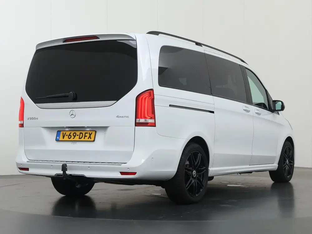 Mercedes-Benz V-Klasse 300d uit 2021, foto 2