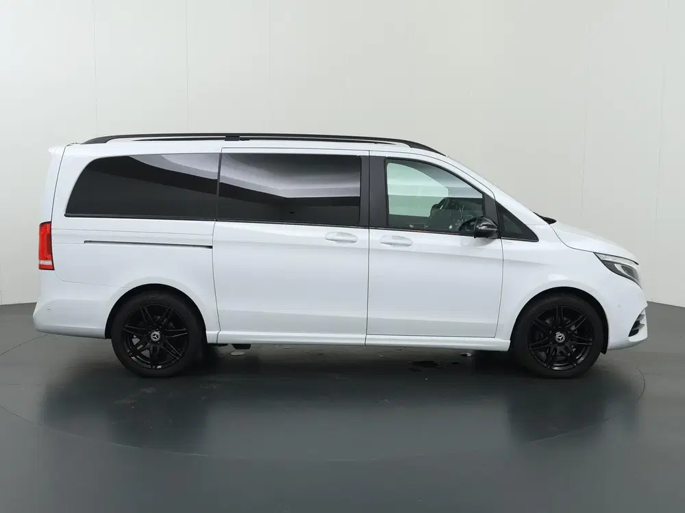 Mercedes-Benz V-Klasse 300d uit 2021, foto 6