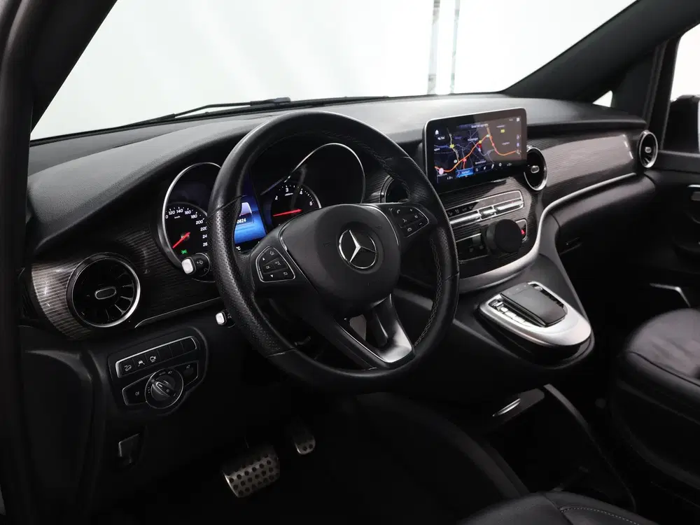 Mercedes-Benz V-Klasse 300d uit 2021, foto 7