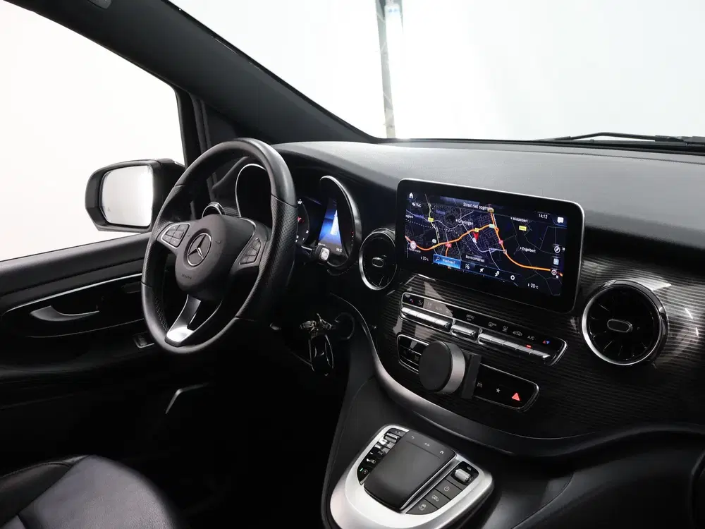 Mercedes-Benz V-Klasse 300d uit 2021, foto 9
